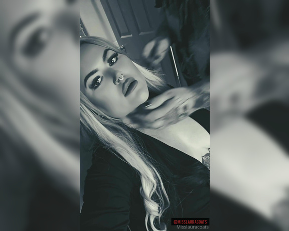 Miss Laura aka mistresslaura11 OnlyFans - Clip  Heres a nice cuck tease clip of me & my man