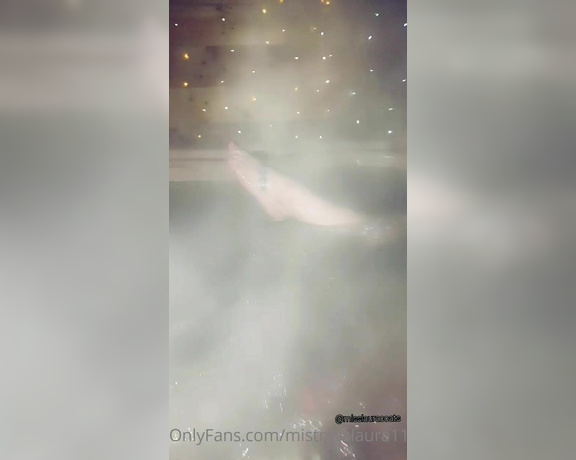 Miss Laura aka mistresslaura11 OnlyFans - You know youre weak for me, just watch me in my hot tub and feel yourself