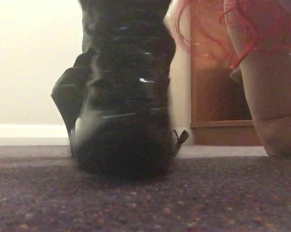 Miss Laura aka mistresslaura11 OnlyFans - FULL VIDEO Crushing, Trampling & destroying his specs with my sharp PVC boots