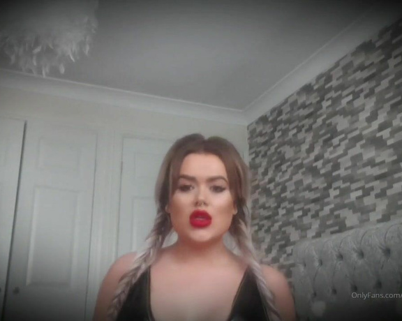 Miss Laura aka mistresslaura11 OnlyFans - FULL CLIP  Its time to bow down and worship your GODdess I am wearing