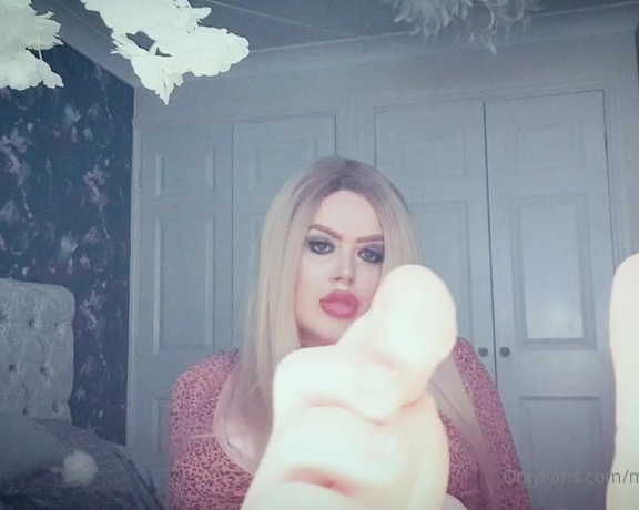 Miss Laura aka mistresslaura11 OnlyFans - CLIP  You just cannot resist my sweet seductive feet can you bitchboy, your stupid stick