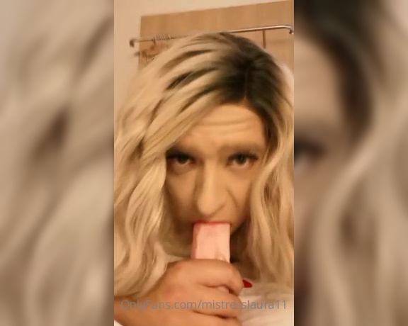 Miss Laura aka mistresslaura11 OnlyFans - Clip  Lacey doing what she does best sucking that dildo like its thereal thing!