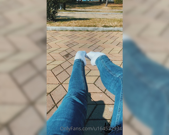 Swan Feet aka swanfee OnlyFans - Sunny legs