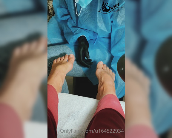 Swan Feet aka swanfee OnlyFans - Do you like the feet massage I like