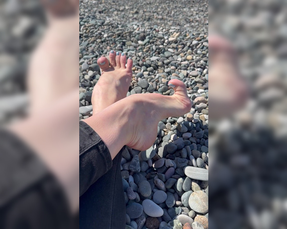 Swan Feet aka swanfee OnlyFans - Sweet feet on the stone beach