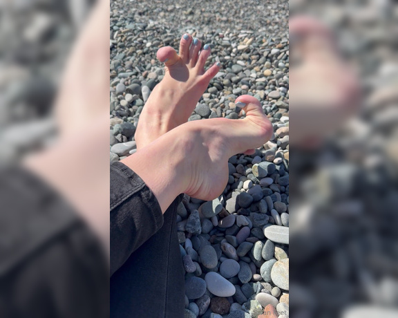 Swan Feet aka swanfee OnlyFans - Sweet feet on the stone beach