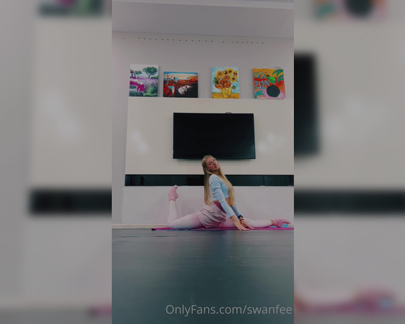 Swan Feet aka swanfee OnlyFans - Stretching in gym class