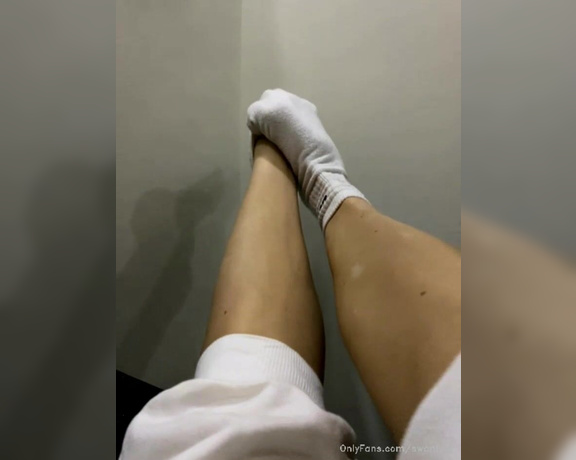 Swan Feet aka swanfee OnlyFans Video 2726