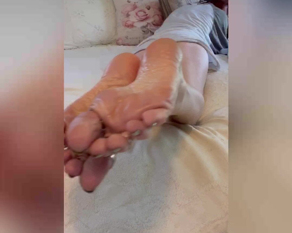 TheGingerDream aka theginger_dream OnlyFans - Some soft ginger soles to start your day