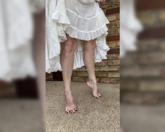 TheGingerDream aka theginger_dream OnlyFans - Who likes tip toes outside