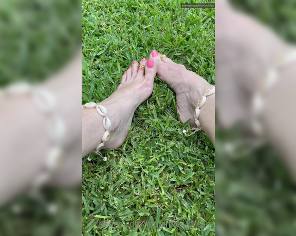 TheGingerDream aka theginger_dream OnlyFans - Some barefoot fun outside in the grass