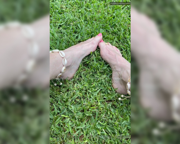 TheGingerDream aka theginger_dream OnlyFans - Some barefoot fun outside in the grass