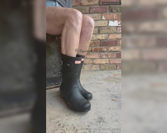 TheGingerDream aka theginger_dream OnlyFans - Take a break and watch me take off my rain boots