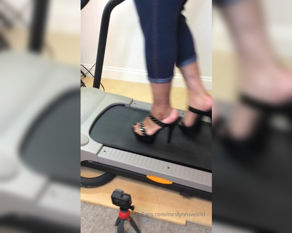 Auntie Lynn aka mrslynnsworld OnlyFans - Treadmill walking