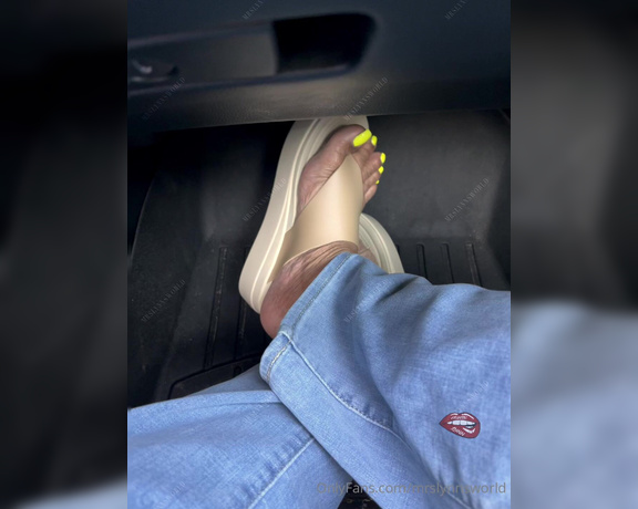 Auntie Lynn aka mrslynnsworld OnlyFans - New thong Crocs flip flops