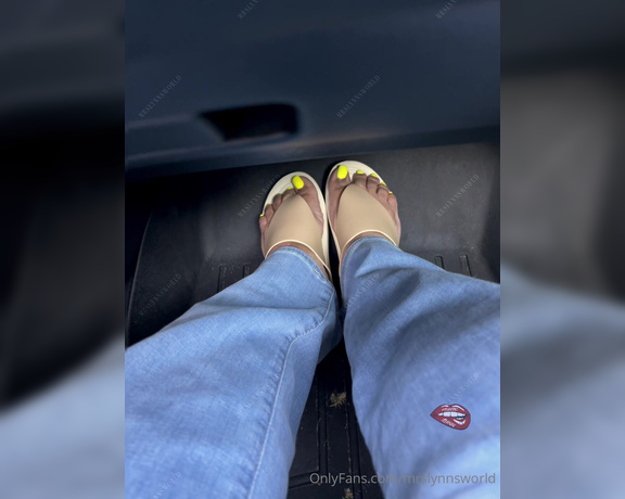 Auntie Lynn aka mrslynnsworld OnlyFans - New thong Crocs flip flops