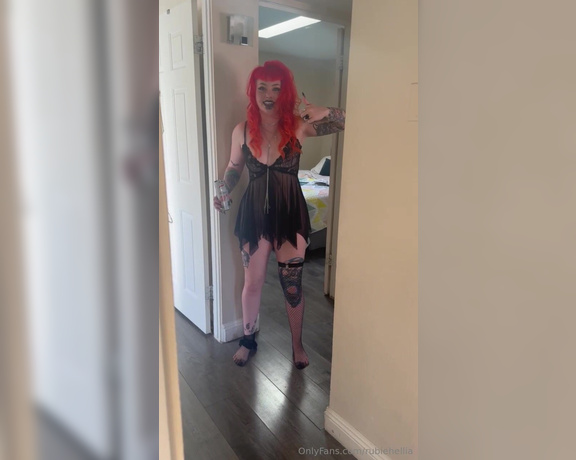 Rubie Hellia aka rubiehellia OnlyFans - Today I dressed up as a slutty little fairy and got bred by a pretty girl