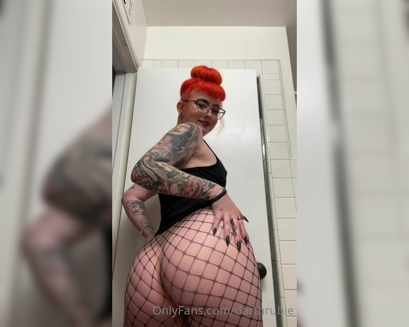 Rubie Hellia aka rubiehellia OnlyFans - Totally forgot I took this little video for y’all before I went out the other night