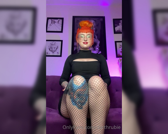 Rubie Hellia aka rubiehellia OnlyFans - Ripping my fishnets to give you easier access