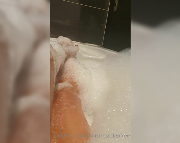 Goddesscleo_xo aka Findom. xomisscleo OnlyFans Video - Taking a nice warm bath after fucking my bitches in my dungeon