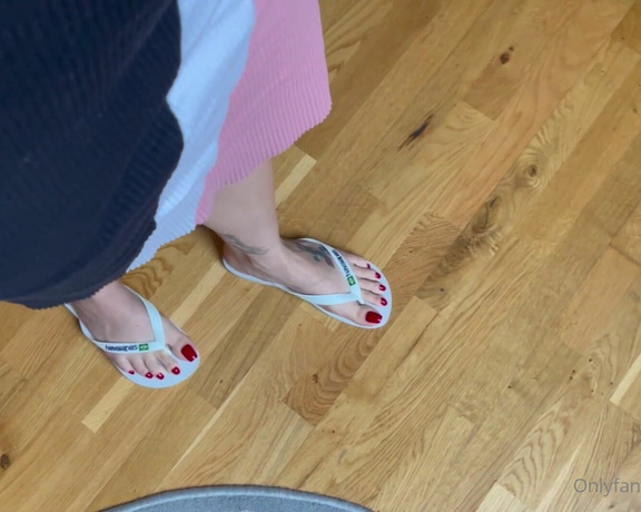 Goddess Grazi aka Foot Fetish. grazigoddess OnlyFans Video - Leaked Foot Fetish. grazigoddess 9575