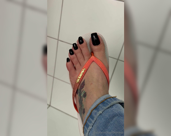 Goddess Grazi aka Foot Fetish. grazigoddess OnlyFans Video - Leaked Foot Fetish. grazigoddess 2950