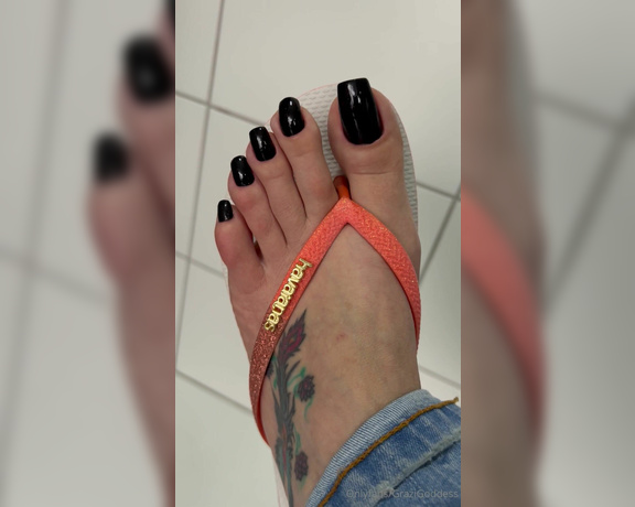 Goddess Grazi aka Foot Fetish. grazigoddess OnlyFans Video - Leaked Foot Fetish. grazigoddess 2950