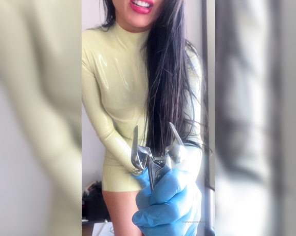 Evil Woman aka Evilwoman OnlyFans - Evil Doctor welcome No worries I just need to examine aaaall your holes )