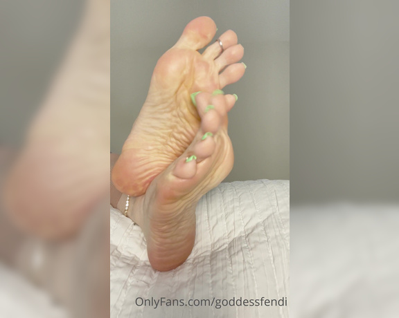 Fendi Feet aka Goddessfendi OnlyFans - Bust a big nut for your Goddess FENDI and send me a pic of your mess Also like this vid and comment