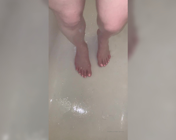 Fendi Feet aka Goddessfendi OnlyFans - Wash your hands!  and feet