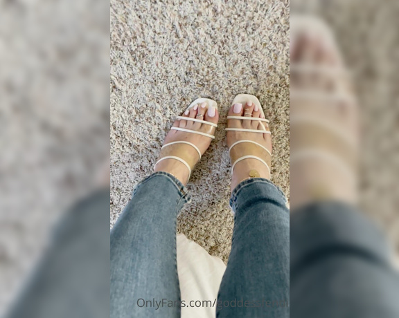 Fendi Feet aka Goddessfendi OnlyFans Video 5