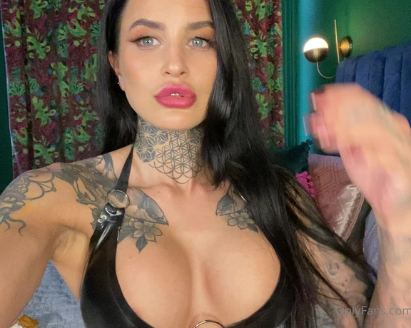 Mika Katana aka Mistress_mika OnlyFans - Hey loser