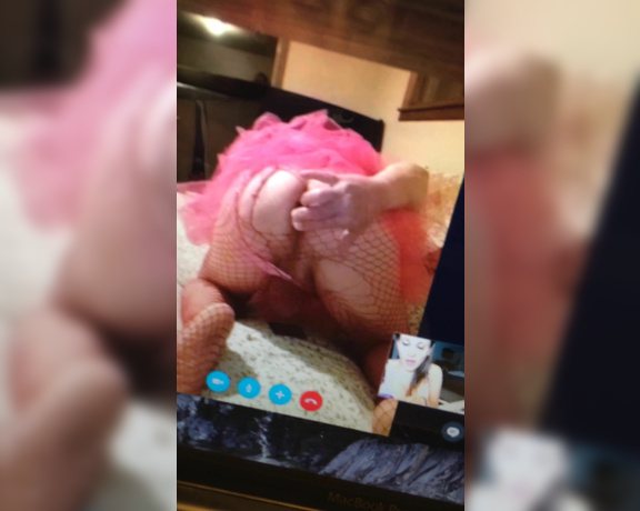 PayToObeyMe aka Meggerz OnlyFans - Watch my cam clown shoot sausages from his ass in a pink tutu HILARIOUS