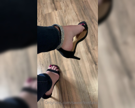 Sweetfeet2018 aka Sweetfeetfans OnlyFans - I have some new heels and more themed stuff coming soon But for now, you get to watch me wiggle XOX