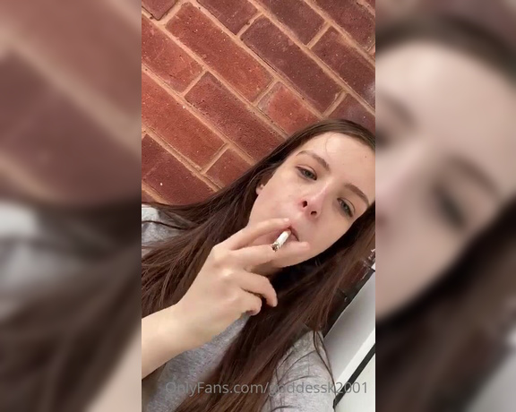 Goddessk aka goddessk2001 OnlyFans - Smoking fetish