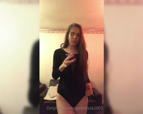 Goddessk aka goddessk2001 OnlyFans - Smoking fetish