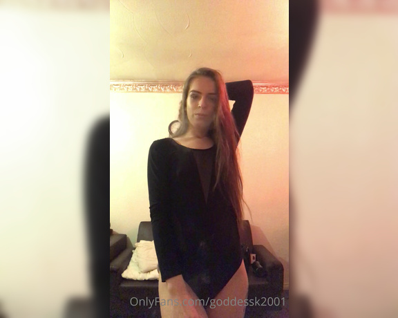 Goddessk aka goddessk2001 OnlyFans - Smoking fetish