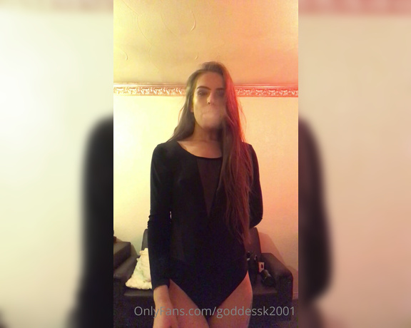 Goddessk aka goddessk2001 OnlyFans - Smoking fetish