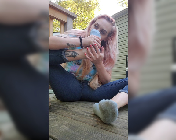 MythicMaggie aka mythicmaggie OnlyFans - Dirtysweaty sock removal! Wanna sniff