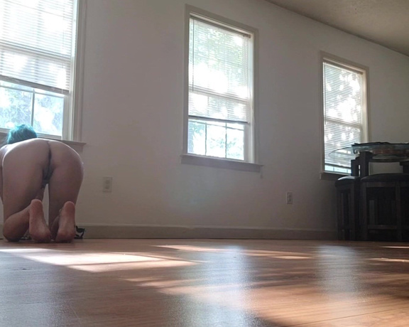 MythicMaggie aka mythicmaggie OnlyFans - Cleaning in My Birthday Suit Candid Feet Okay, so its not quite my birthday yet,