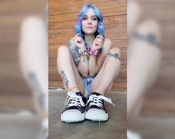 MythicMaggie aka mythicmaggie OnlyFans - Smelly Sneaker Update in Public! I went to a local park to soak up some sunshine