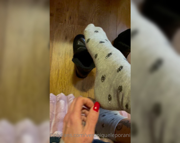 Ve.lo180811 aka ve.lo180811 OnlyFans Video - E niente raga ancora non sono riuscita a fare la pedicure