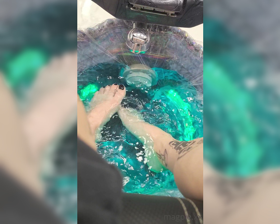 MythicMaggie aka mythicmaggie OnlyFans - A couple relaxing clips of my feet in the water during my pedicure appointment this evening