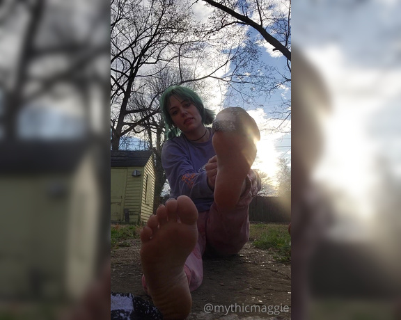 MythicMaggie aka mythicmaggie OnlyFans - Morning stretch in the early sunlight I can feel the seasonal depression melting away from