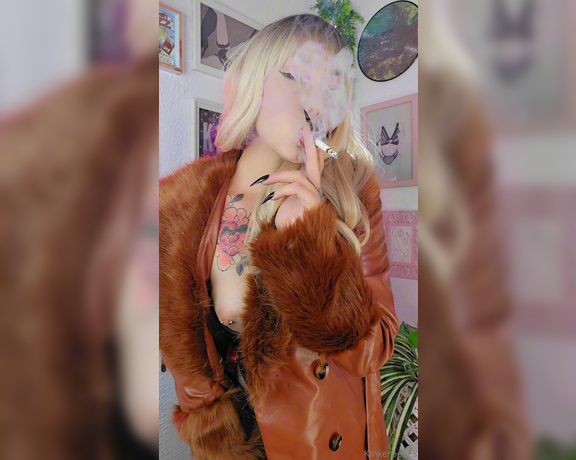 Queen Kinkerbell aka kinkerbell23 OnlyFans - Oh how I love to tease you all, revealing my soft breasts under my furLeather jacket