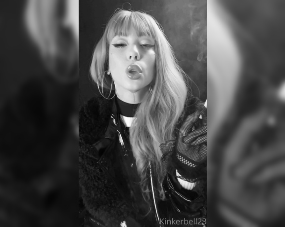 Queen Kinkerbell aka kinkerbell23 OnlyFans - Are we loving the B&ampW or not really digging