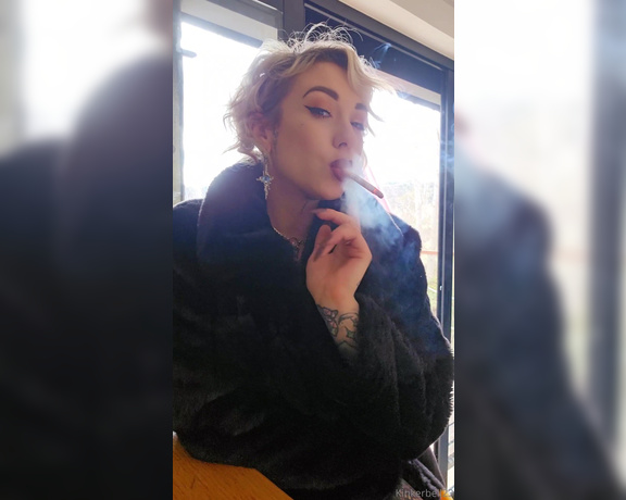 Queen Kinkerbell aka kinkerbell23 OnlyFans - Power smoking before I head out for the day, this short clip was from a recent