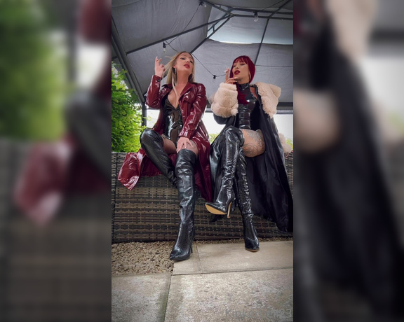 Queen Kinkerbell aka kinkerbell23 OnlyFans - Your two favourite Goddesss dressed in everything tight and shiny head to toe Enjoying our Malboro