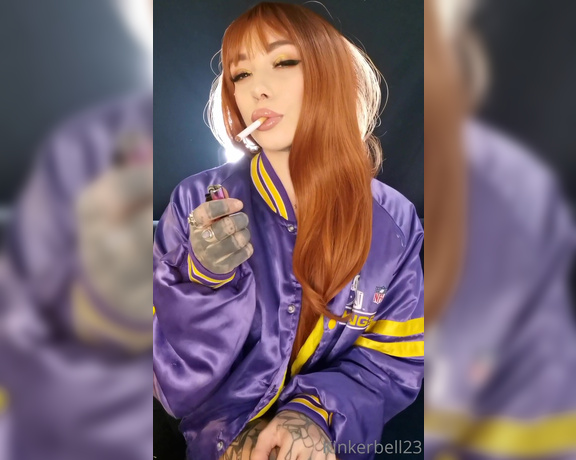 Queen Kinkerbell aka kinkerbell23 OnlyFans - Double trouble, I love smoking two cigarettes one after the other Who loved this clip