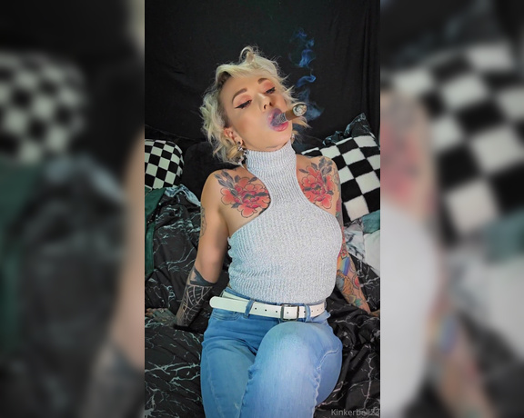 Queen Kinkerbell aka kinkerbell23 OnlyFans - Its been ridiculously long since my last cigar clip, so here we are! Making the most